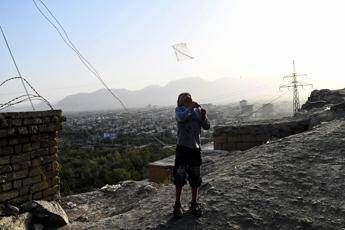 Afghanistan da 48 ore senza Internet, i talebani avevano minacciato lo stop alle ‘attività immorali’