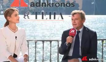 Calenda a Cernobbio: “Su Manovra pronti a collaborare con governo. Regionali? Mai con populisti”