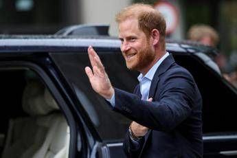 Il principe Harry incontra Carlo a Clarence House, il meeting dura meno di un’ora