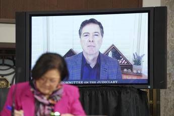Incriminato James Comey, l’ex direttore Fbi che indagò su Trump