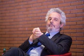 Nicola Piovani: “Basta sottofondo musicale nei locali, bollino per quelli free”. Le reazioni