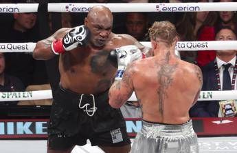 Tyson torna sul ring a 60 anni e sfida Mayweather in un match stellare