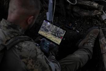 Ucraina, esercito Kiev: “Starlink fuori uso su tutta linea del fronte”