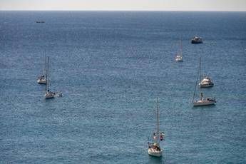 Flotilla si avvicina a Gaza. Meloni: “Iniziativa irresponsabile”. Israele: “Consegnate gli aiuti”