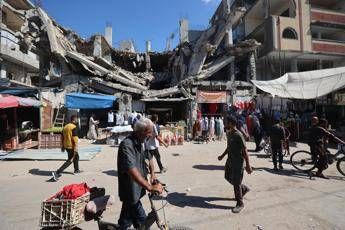Gaza, oggi riapre il valico di Rafah. Dall’Italia 100 tonnellate di auti e un piano per la ricostruzione