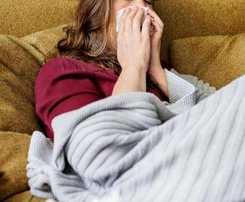 Influenza, primo bollettino: “427mila infezioni respiratorie in 7 giorni, in linea con il 2024”