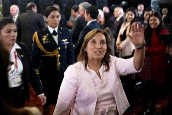 Perù, destituita la presidente Dina Boluarte
