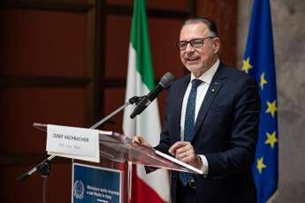 aschbacher esa guida investimenti economia mare sempre piu interconnessi 2