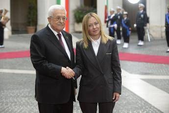Meloni riceve Abu Mazen: “Consolidare cessate fuoco e avviare ricostruzione Gaza”