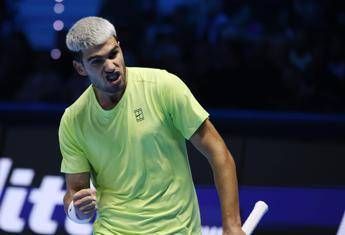 Non gioca Sinner? Alle Atp Finals si tifa Alcaraz. E Carlos ringrazia in italiano