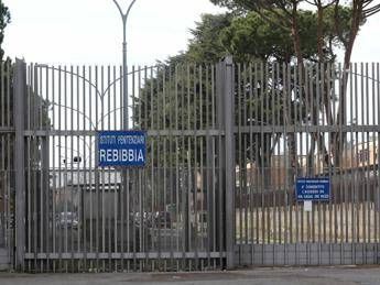 omicidi villa pamphili kaufmann ha aggredito agenti in carcere 2