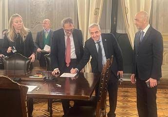 Referendum Giustizia, maggioranza e opposizione in fila in Senato per le firme
