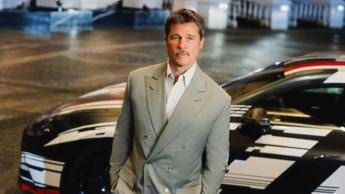 sara brad pitt il volto della prossima mercedes amg gt coupe 4 2