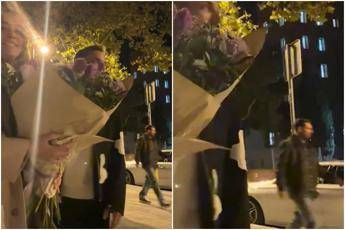 una coppia si bacia a barcellona e spunta messi 2
