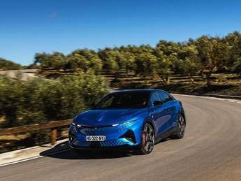 alpine a390 elegante elettrica e sport fastback 2