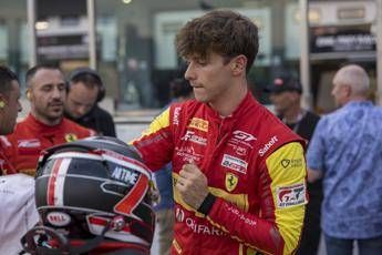 ferrari il fratello di leclerc sostituira hamilton nelle libere ad abu dhabi 2
