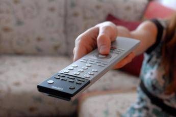 Ascolti tv, 19 gennaio: vince ‘La Preside’ su Rai1 e vola al 27,4%