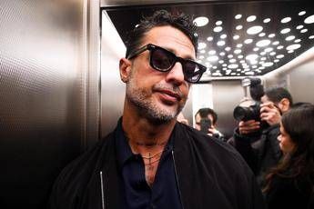 Caso Signorini, Corona e la denuncia di Mediaset: “Contro di me nuovo editto bulgaro, io li rovino”