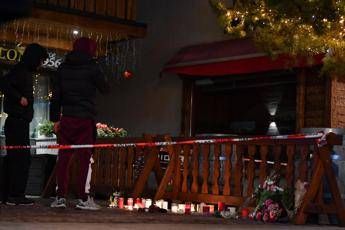 Crans-Montana, il flashover e l’incendio: “Aria irrespirabile in 2 minuti”