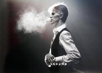David Bowie 10 anni dopo, due nuove biografie raccontano il ‘Duca Bianco’