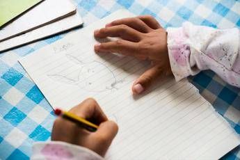 Giornata scrittura a mano, neurologo ‘rinunciare impoverisce linguaggio e cervello’