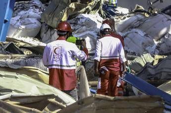 iran forte esplosione a bandar abbas distrutti due piani di un palazzo 2