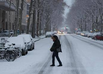 Italia nella morsa del maltempo, nuove piogge e nevicate in arrivo: le previsioni