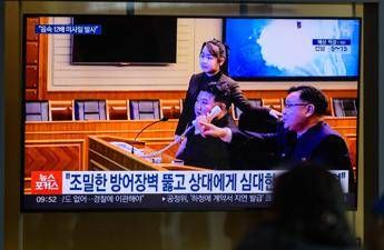 nordcorea kim e figlia a test sistema lanciarazzi multiplo rafforziamo deterrenza 3