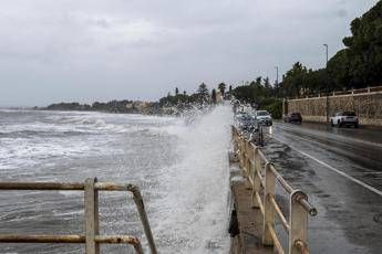 pioggia burrasca e forti mareggiate e allerta meteo arancione in sardegna 3