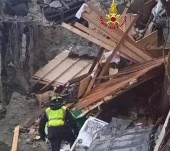roma crolla palazzina abbandonata a morlupo si cerca una persona 3