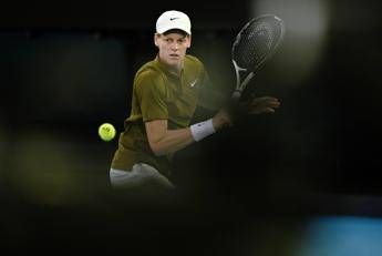 sinner spreca djokovic e eterno nole elimina jannik e vola in finale agli australian open 2