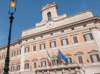 tensione su convegno remigrazione oggi alla camera furgiuele si fa opposizioni va bloccato 2