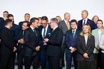Ucraina, Meloni a Parigi tiene il punto: “No a truppe italiane ma sostegno a Kiev”