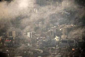 Venezuela, media: forti esplosioni a Caracas, avvertito anche sorvolo di aerei