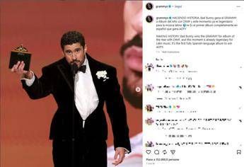 grammy 2026 il trionfo di bad bunny wildflower di billie eilish canzone dellanno 2