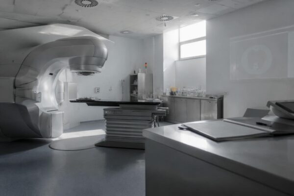 Centri di radioterapia in Campania senza contratti: pazienti a rischio