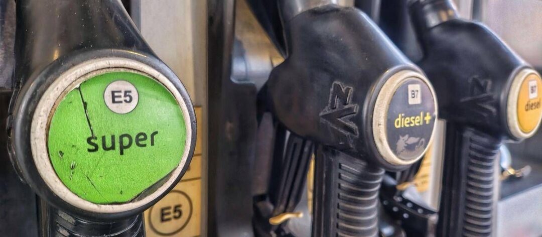 Carburanti, ecco quanti distributori fanno lo sconto su benzina e gasolio: la mappa regione per regione