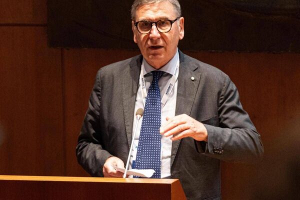 Lusetti (Confcommercio): “Contratti pirata corsa al ribasso”