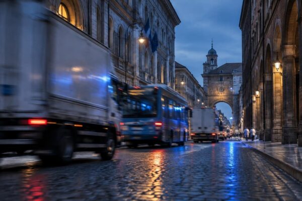 Comune di Pesaro avverte il deficit: 6,8 mln euro di spese aggiuntive