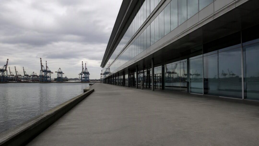 Licenziamenti Ericsson a Genova ritirati dopo la telefonata di Meloni
