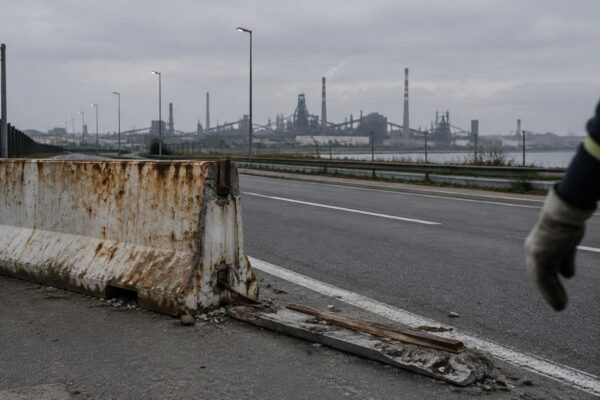 Taranto: sciopero ex Ilva chiude alle 23, blocchi rimossi, crisi carburante
