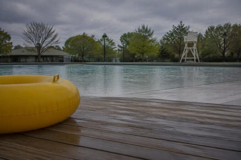 Due gravi incidenti coinvolgono bambini in piscina e spiaggia