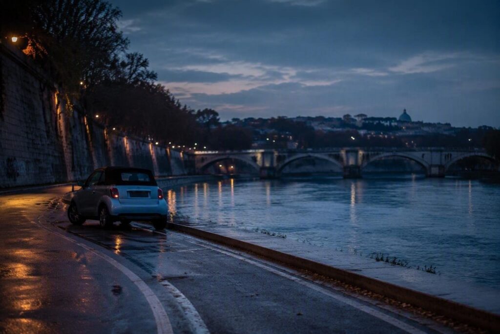 Ponte Milvio: auto fuori controllo sulla banchina del Tevere