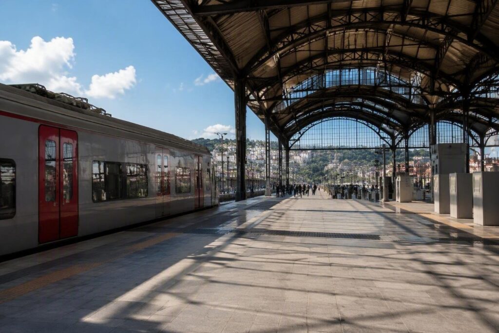 Scioperi settembre 2026: date e orari dei disagi per treni, aerei e bus