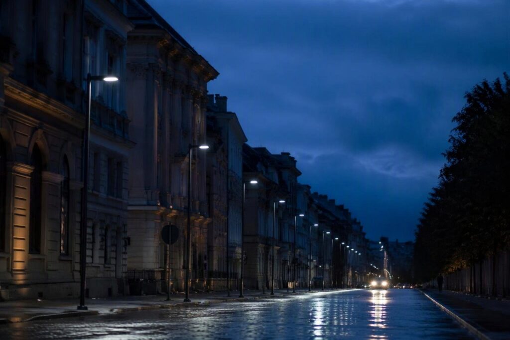 Via Usellini riillumina Malafede: 9 lampioni LED per ridurre i consumi
