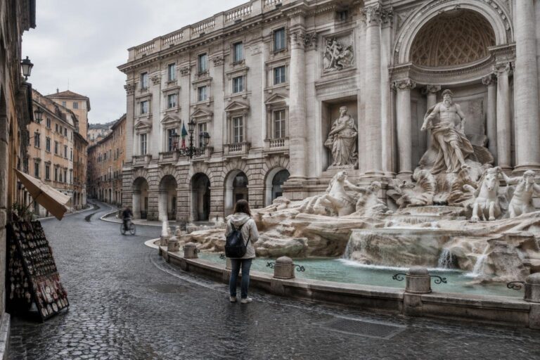 Turisti truffati dalle tre campanelle vicino a Palazzo Chigi