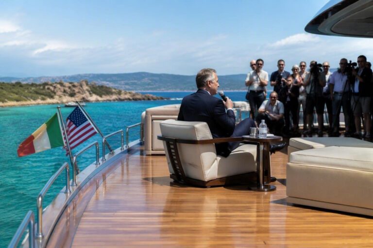 Freedom 250 Coastal Diplomacy: Fertitta chiude il tour in Sardegna con parole di stima per Meloni