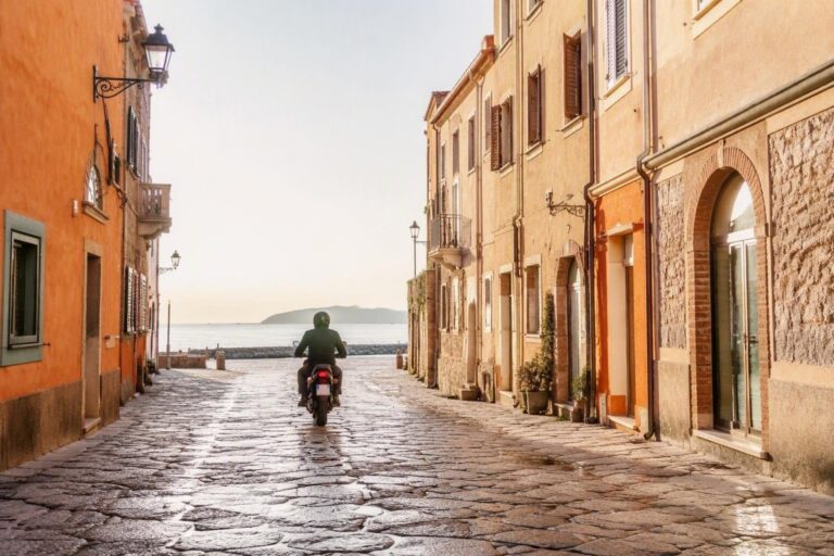 Incidente mortale ad Alghero: giovane di 25 anni perde la vita in moto