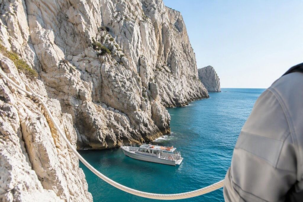 Recupero in mare a Masua: la Guardia Costiera interviene per due scalatori