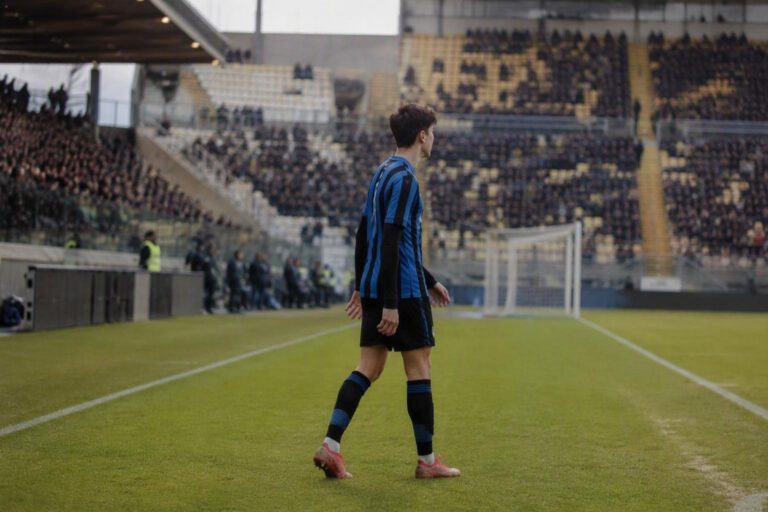 Serie A: il Cagliari batte il Parma con un gol spettacolare di Romano